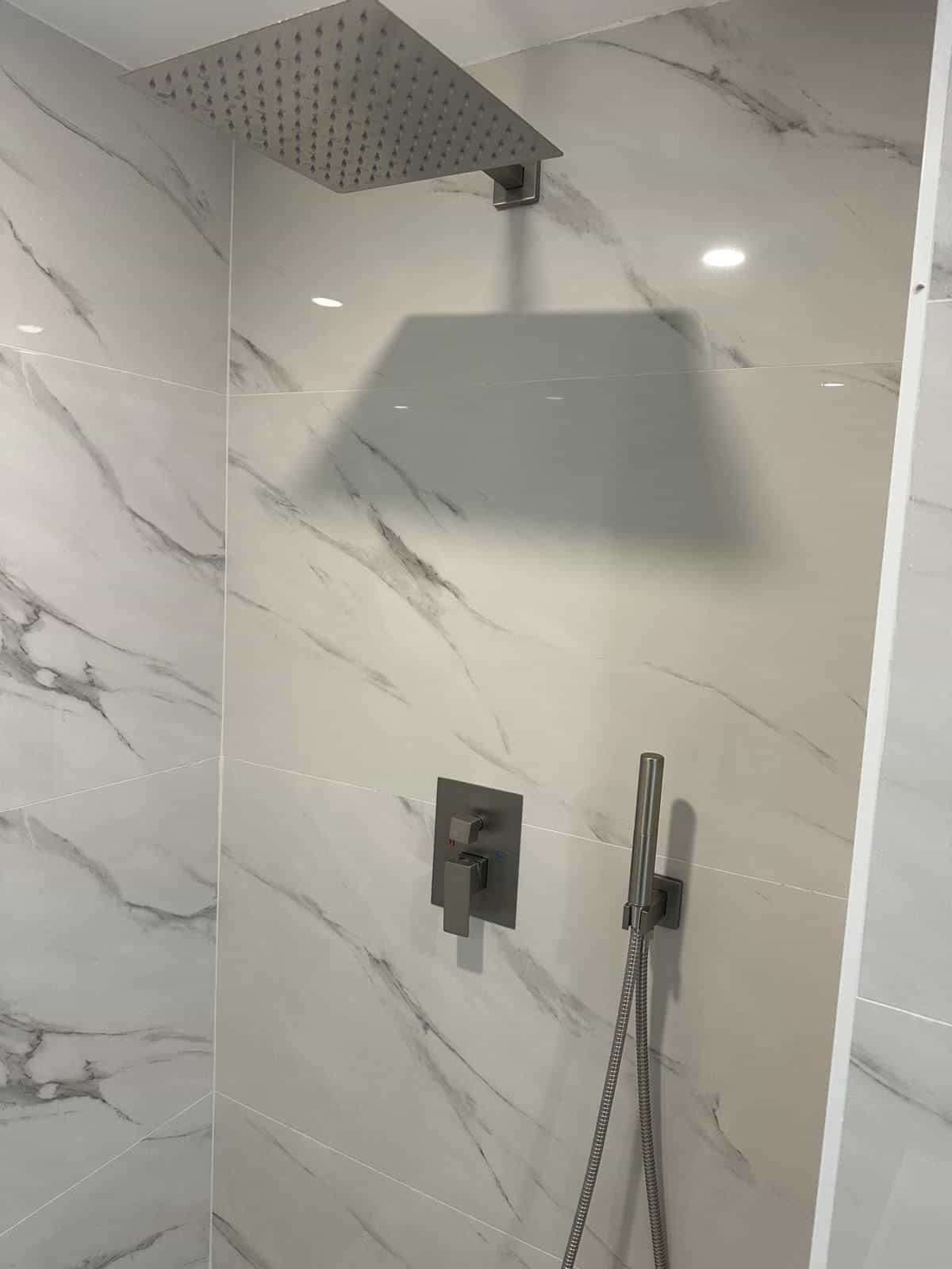 Before and after of a Bathroom remodeling by a plumber in Tamiami