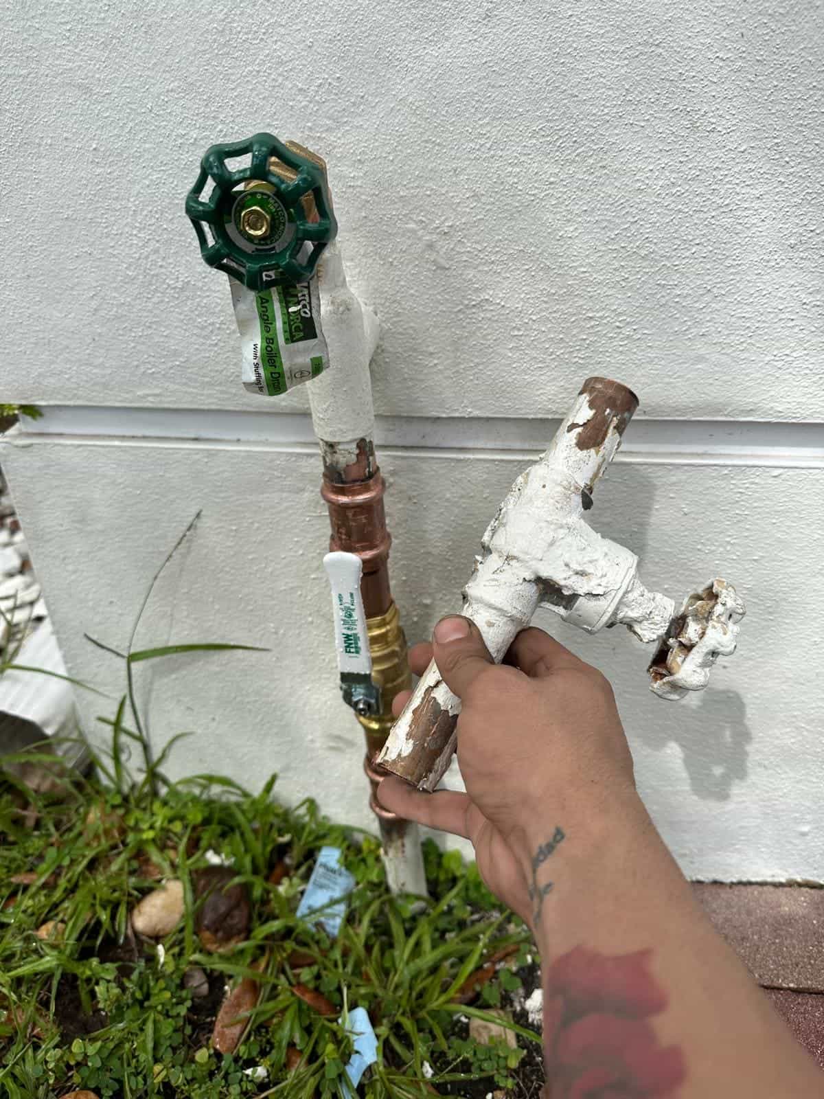 Before and after of a Main valve replacement by a plumber in Tamiami